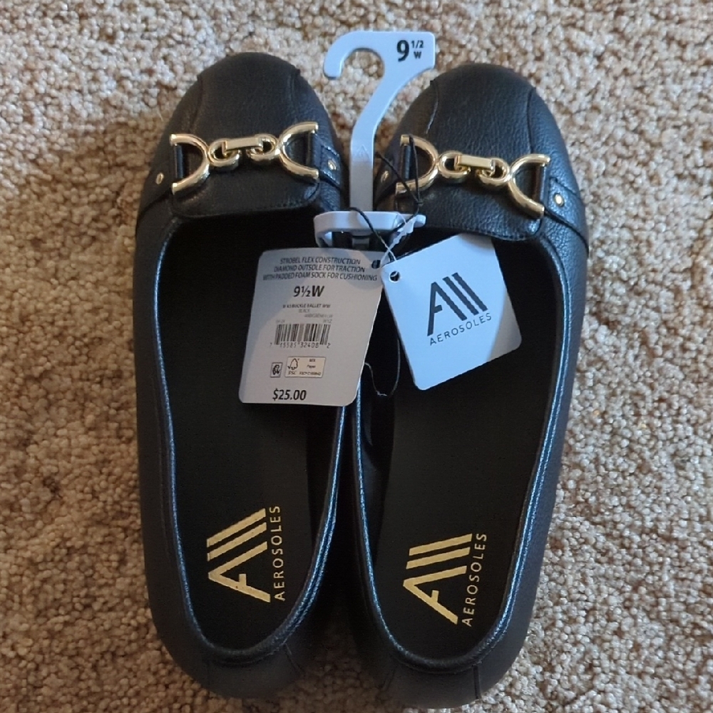 AEROSOLES Black Loafers with Gold Accents